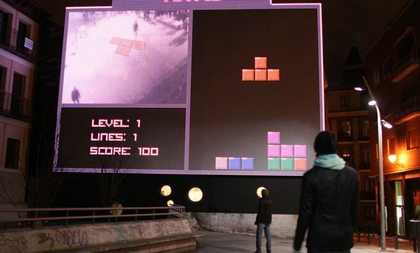 Tetris, juega a LummoBlocks un Tetris gigante situado en plena calle