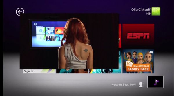 Porno y Kinect, La pornostar Kirsten Price prueba el sistema Kinect, al desnudo