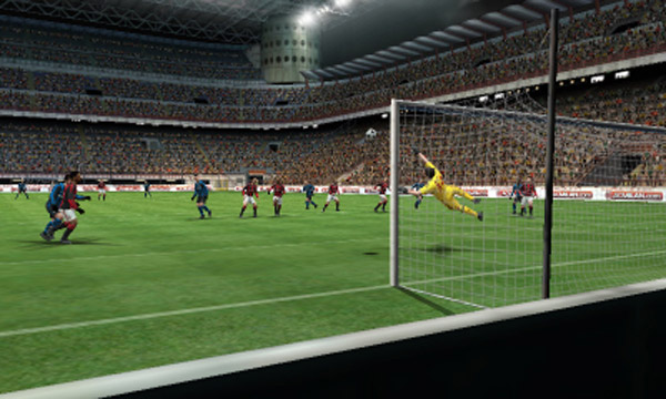 PES-2011-3D-Lanzamiento-2