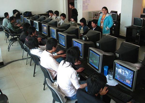 Presos chinos son obligados a jugar durante horas al juego de rol World of Warcraft
