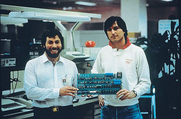 3185_30_Steve-Jobs-and-Steve-Wozniak-co-founders-of-Apple-The-Steve-Jobs-story